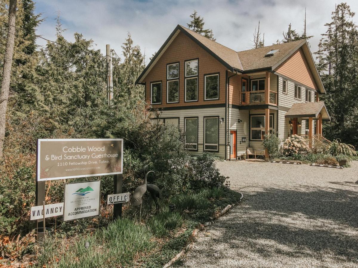 Cobble Wood And Bird Sanctuary Guest Houses Tofino Dış mekan fotoğraf