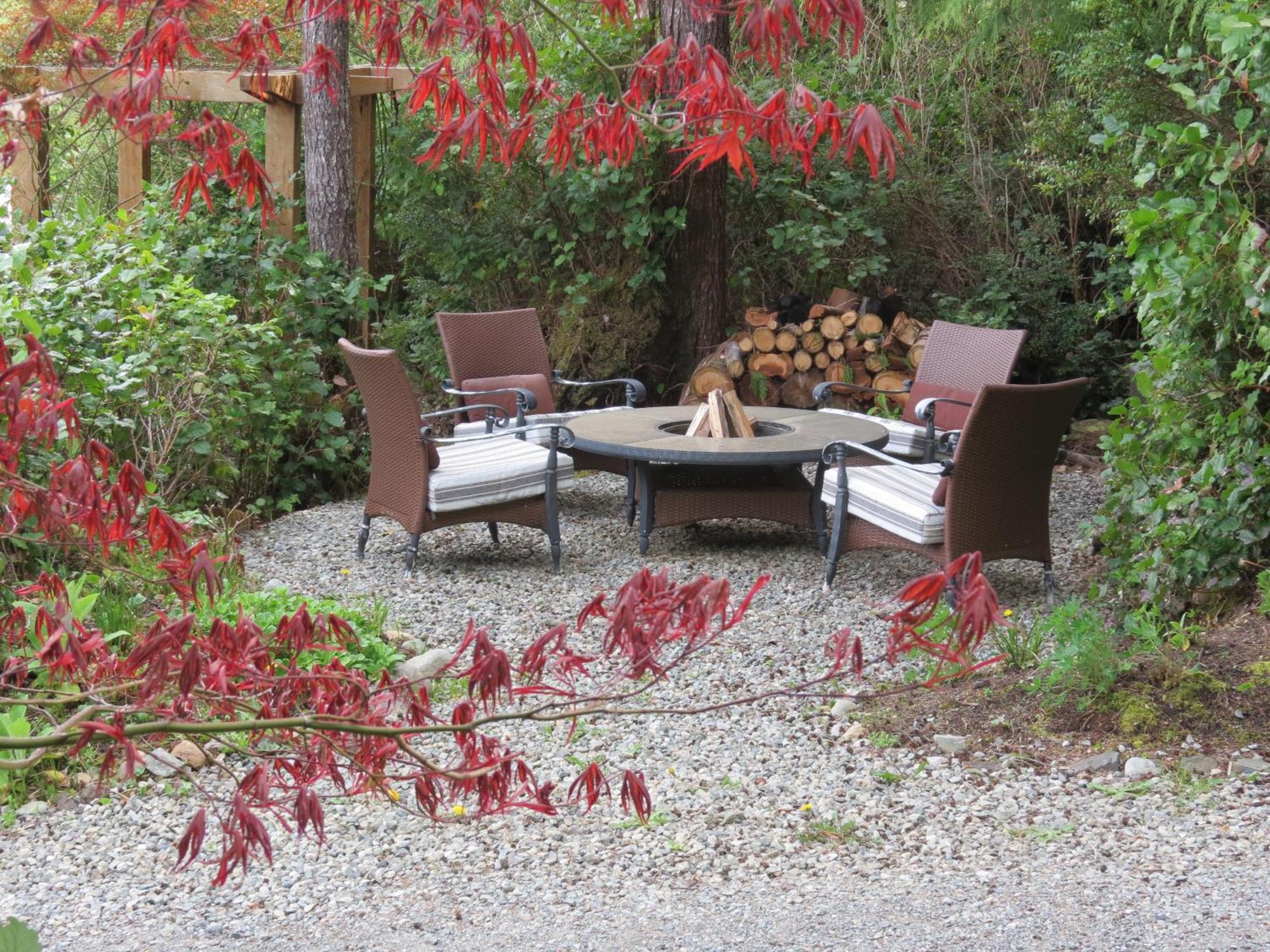 Cobble Wood And Bird Sanctuary Guest Houses Tofino Dış mekan fotoğraf