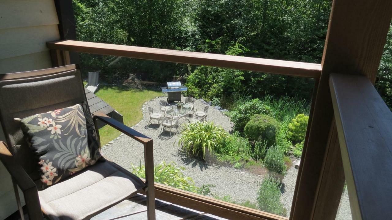 Cobble Wood And Bird Sanctuary Guest Houses Tofino Dış mekan fotoğraf